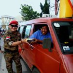 GRIB Jaya DPC Samarinda Berikan Takjil Gratis kepada Pengguna Jalan